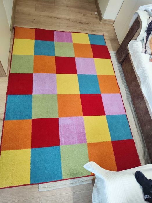Цветен детски килим