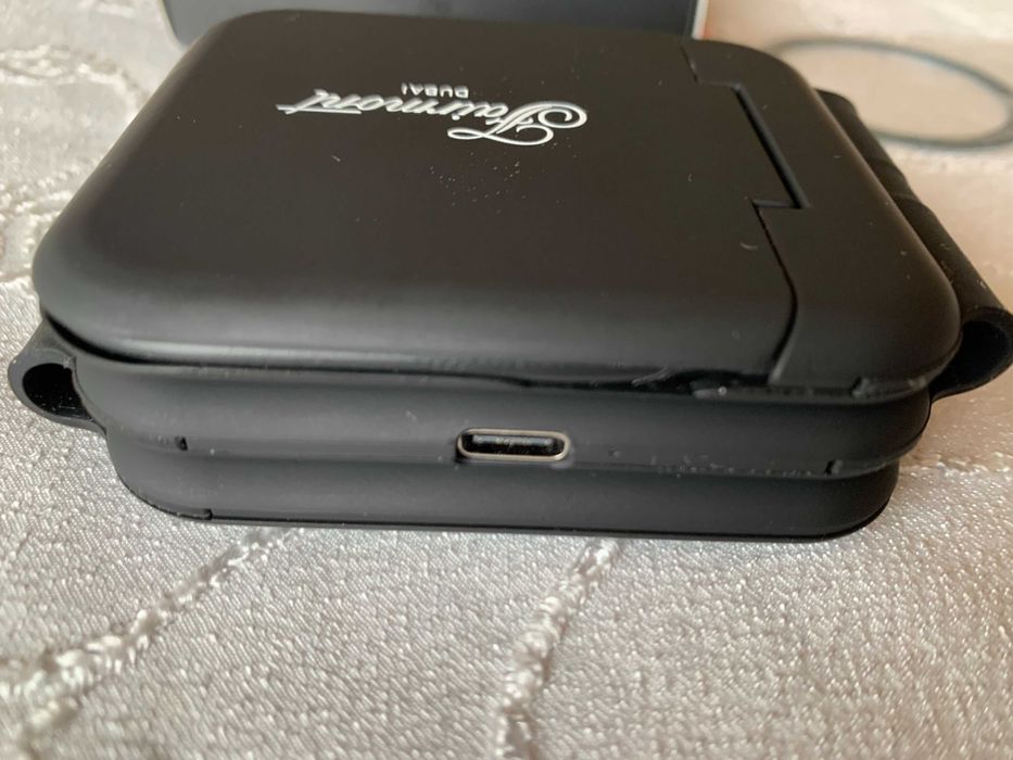 Безжично зарядно с комплект кабели BOLERO Memorii 2 в 1 Fairmont Dubai