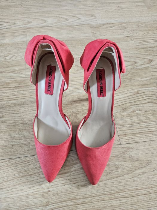 Pantofi 36, o singura purtare