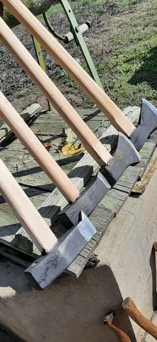 Ръчно ковани.от ресиорна стомана.