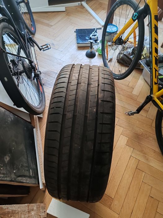 Vând Cauciuc pirelli