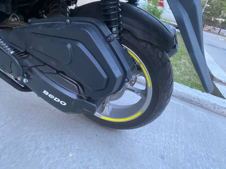 S max Skuter sotiladi.