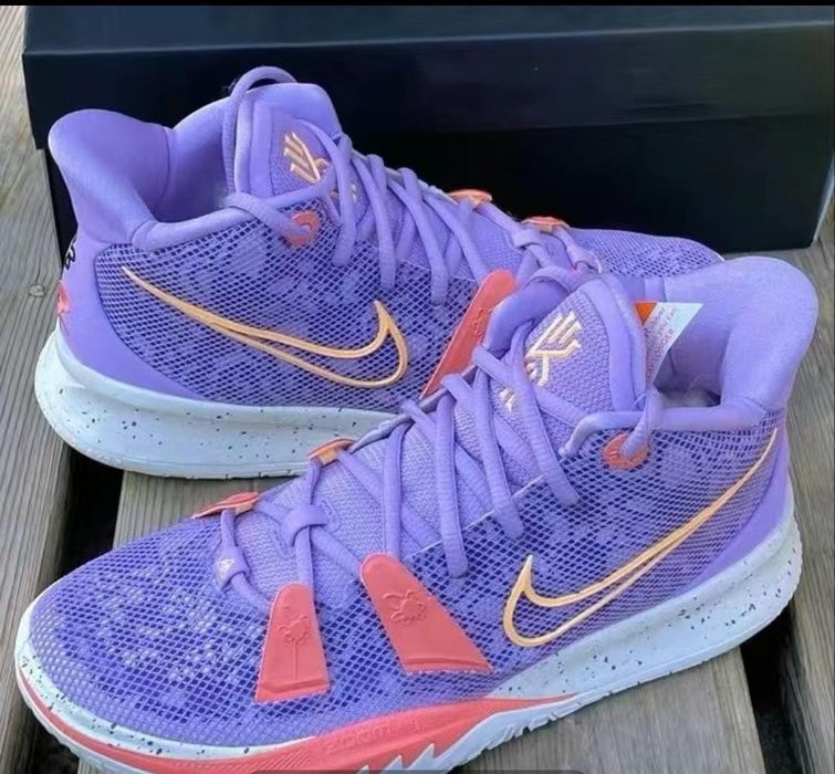 Стильные кроссовки/есть бесплатная доставка с предоплатой