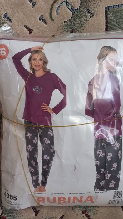 Пижама, домашний костюм.