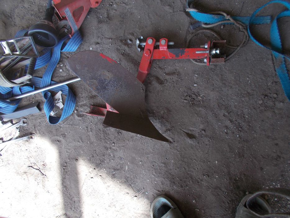 plug motocultor simplu si reversibil