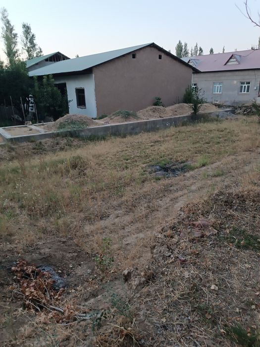 Uchastka  sotiladi