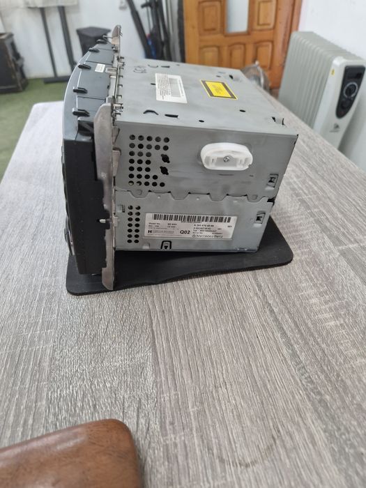 Vand  radio cd pentru mercedes c 2.2 din 2006 perfect functional