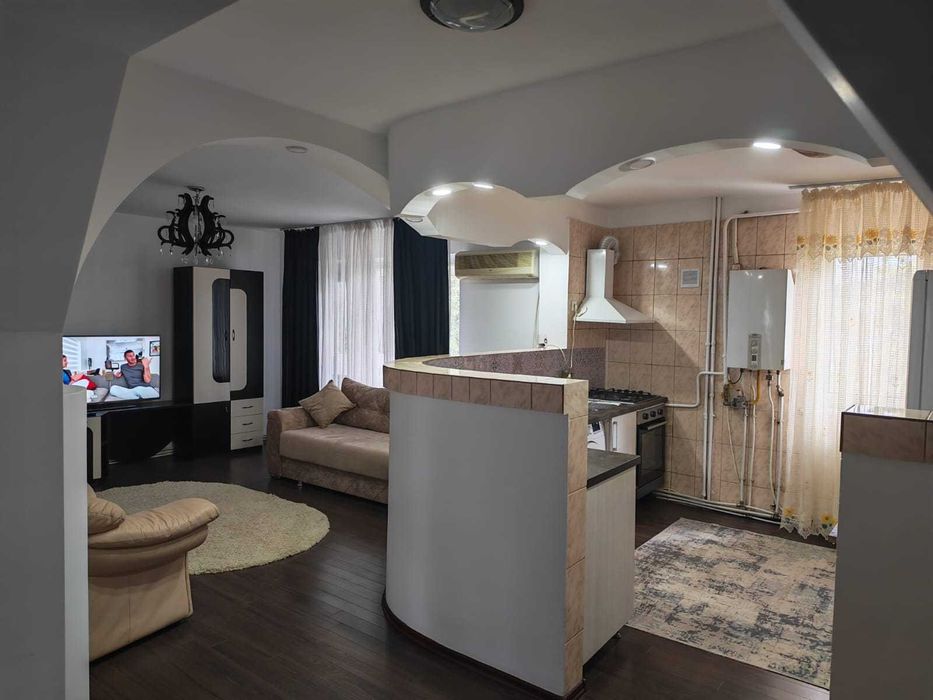 Închiriez apartament