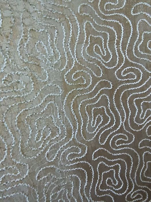 Продам тюль бежевая