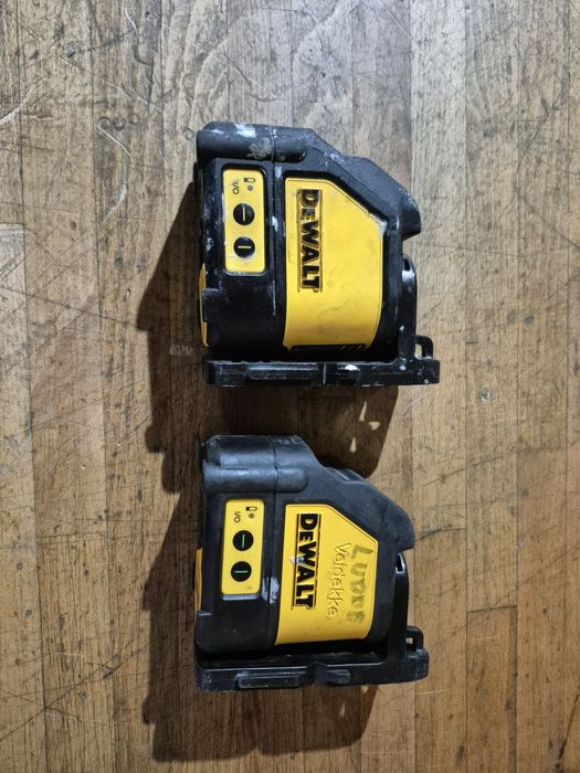 Nivela laser  DEWALT  DW088 raza roșie si verde