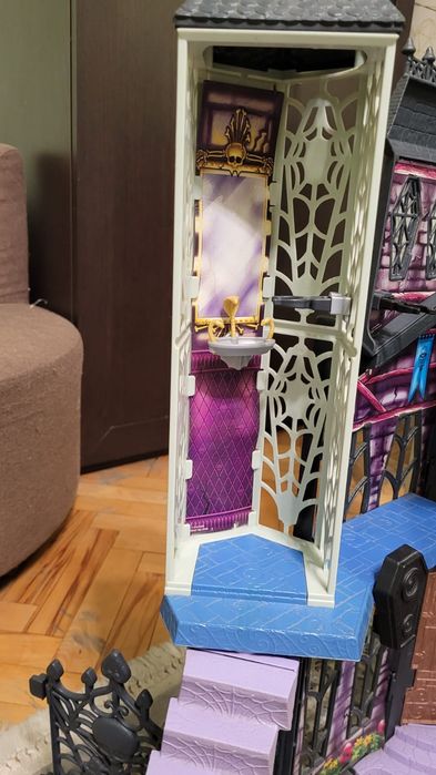 Школа Монстров Дэдлюкс