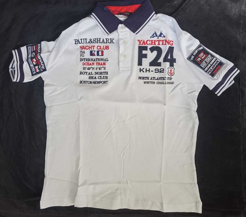 Tricou barbati maneca scurta guler embleme etichete brodate