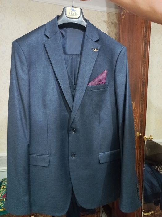 Kostyum shim nimcha golustuk sotiladi kelishtrip beriladi.