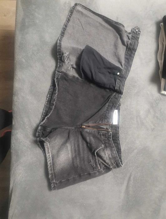 Pantaloni scurti blugi (model fustita in fata) marimea 13-14 ani