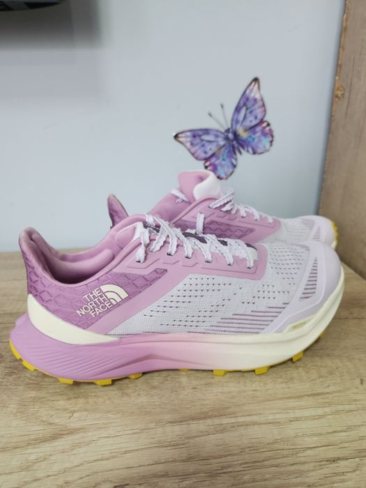 Чисто нови маратонки the north face 40 номер