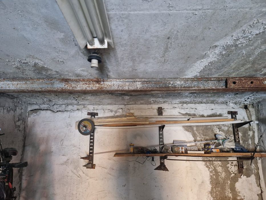 Гараж в обществе Строитель