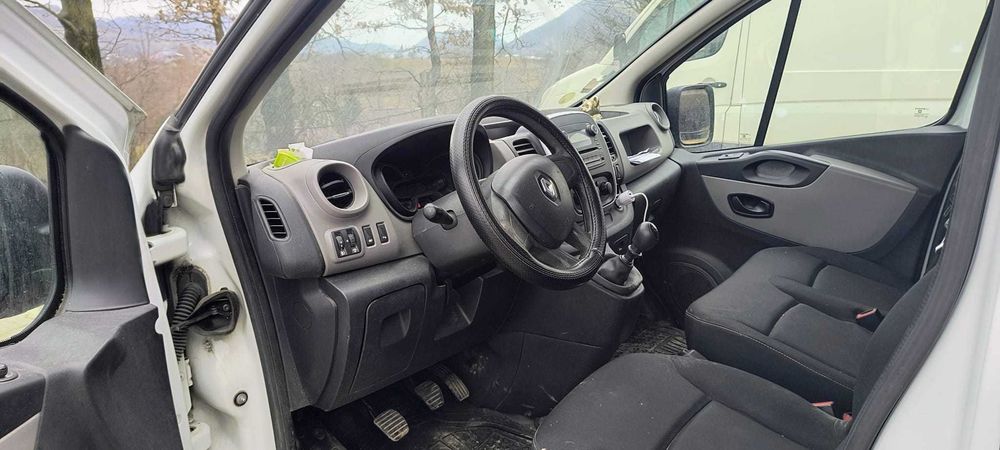 RENAULT Trafic 2015 — imagine 5