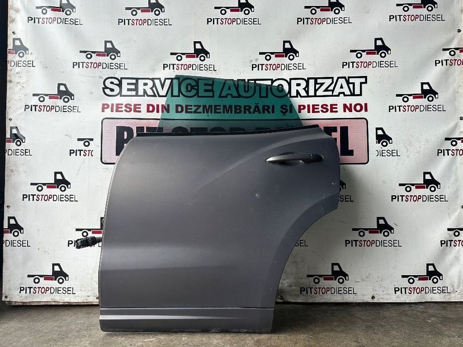 usa stanga spate maserati levante q4 2016 2017 2018 2019 gri