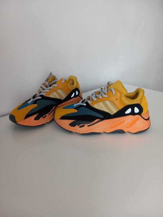 маратонки Adidas Yeezy Boost 700