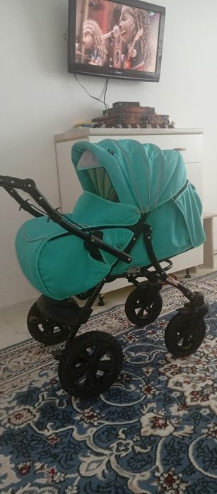 Продам коляску зима лето срочно