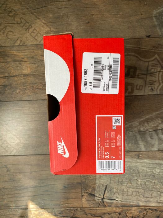 Дамски маратонки Nike dunk low 37.5 и 40 номер