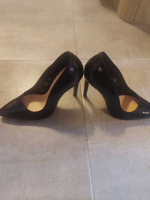 Vând pantofi palazzo