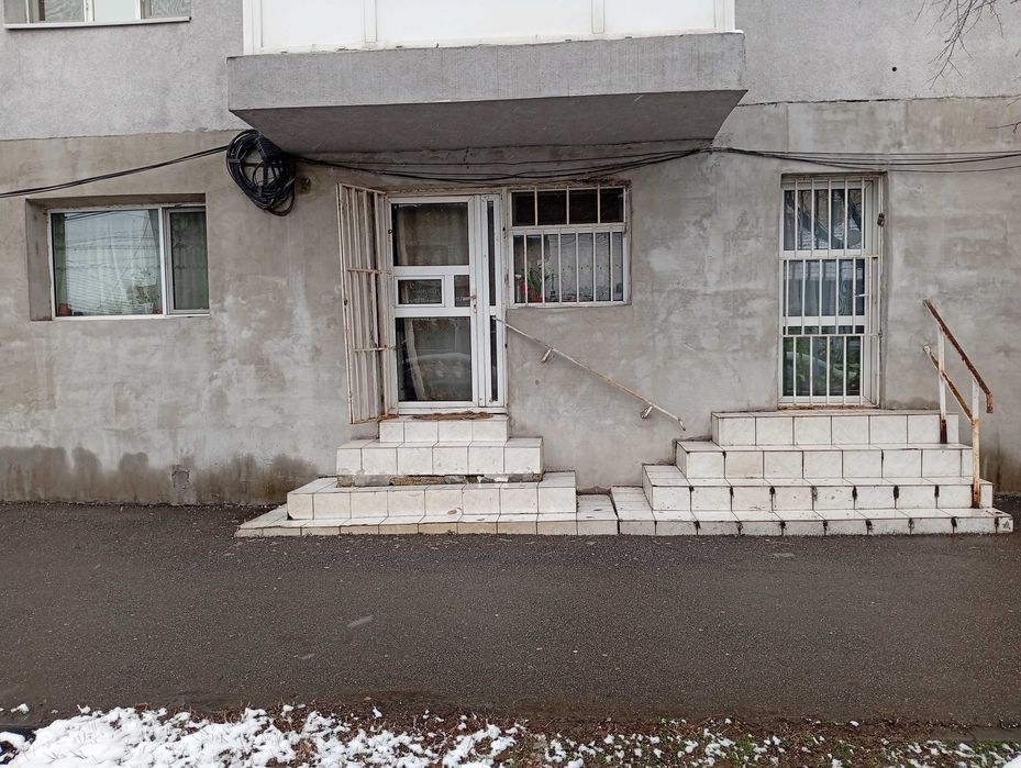 Apartament 2 camere Spatiu Comercial