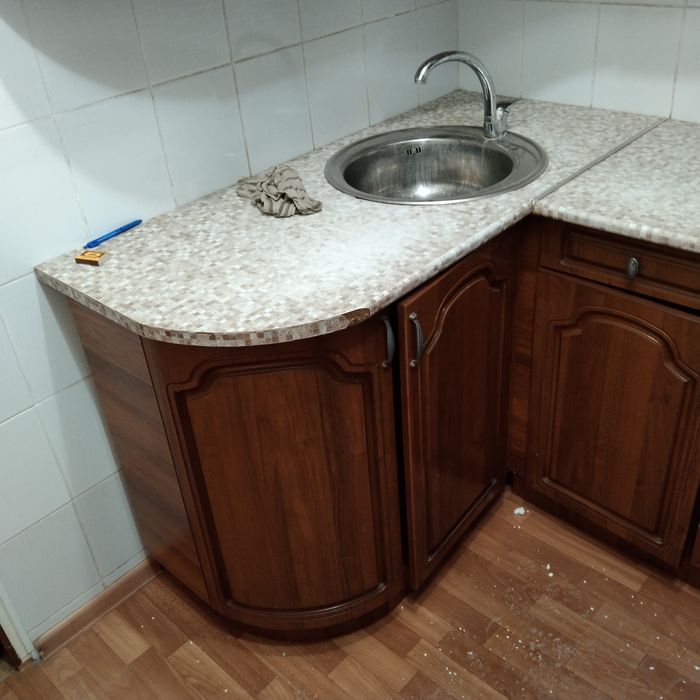 Продам кухонный гарнитур б/у