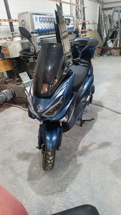 Продам скутер  срочно