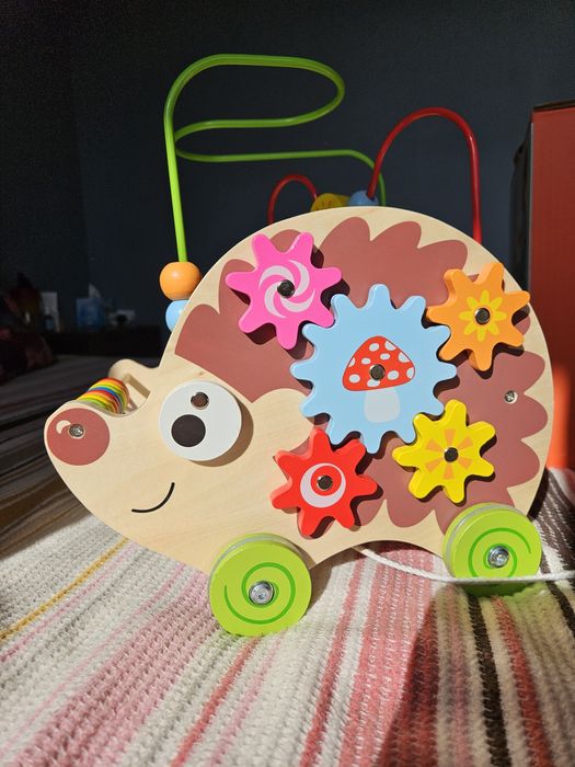 Таралеж  и Дървен уокър