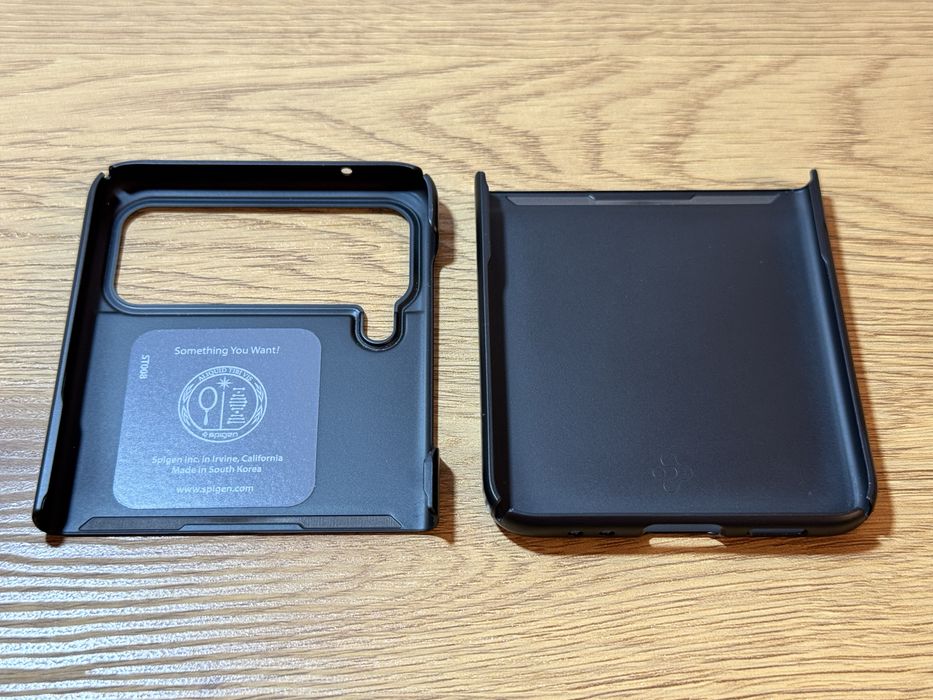 Husa Spigen pentru Samsung Galaxy Z Flip3