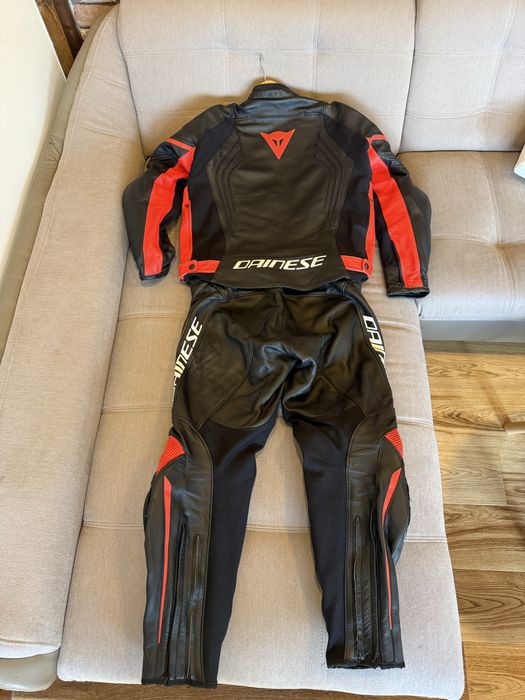 Costum moto dainese marimea 56