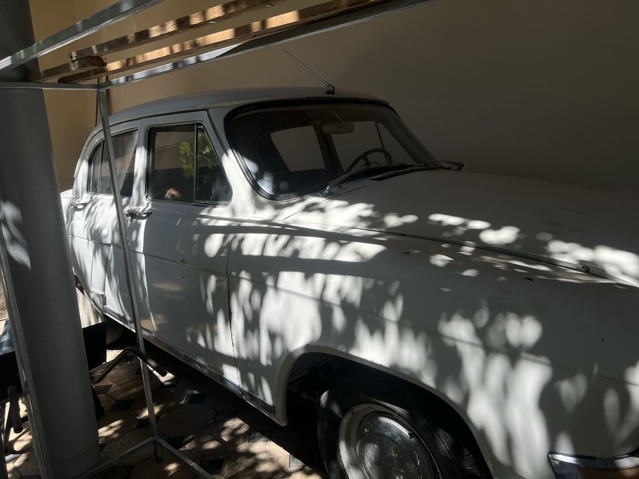 Автомобиль волга21