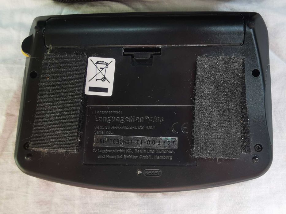 Translator și dicționar electronic de buzunar, modelul Langenscheidt LanguageMan plus