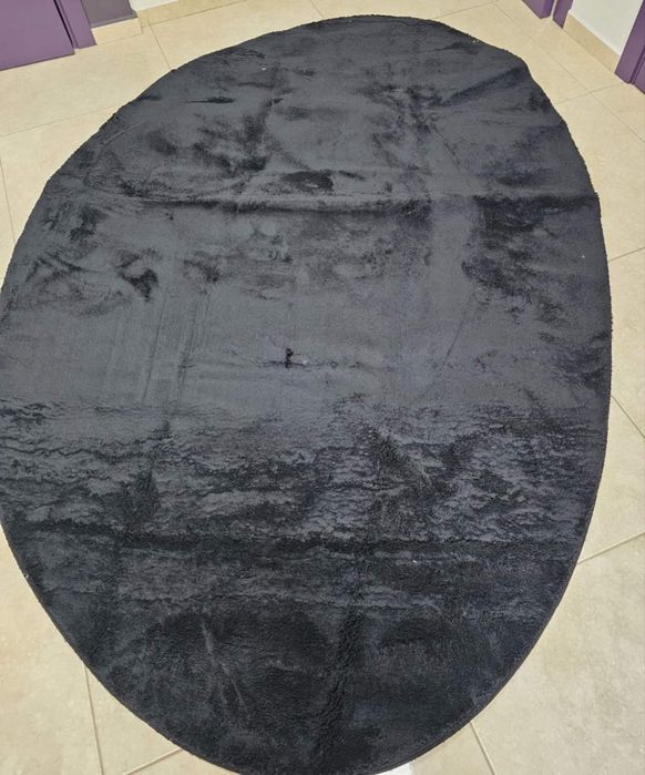 Овален килим черен -чисто нов