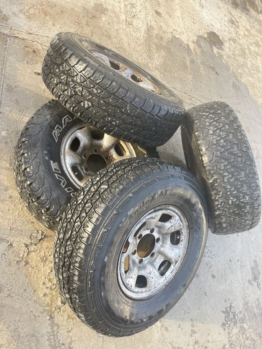 Шины с дисками на пикап