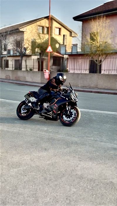 Honda cbr 650r / schimb