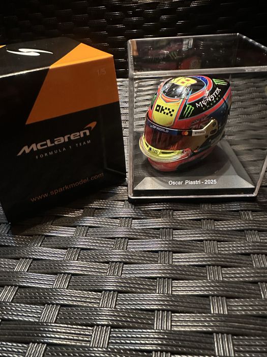 Macheta de colectie 1:5 Scale Casca Oscar Piastri - 2025 Noua