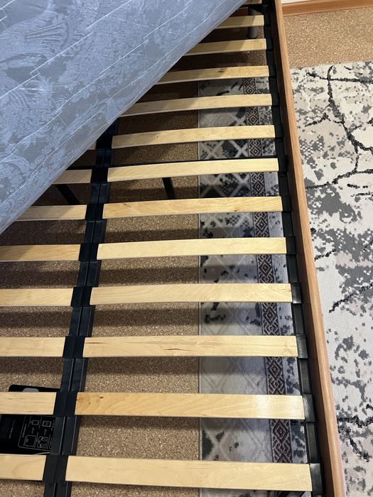 Продам кровать 140*200