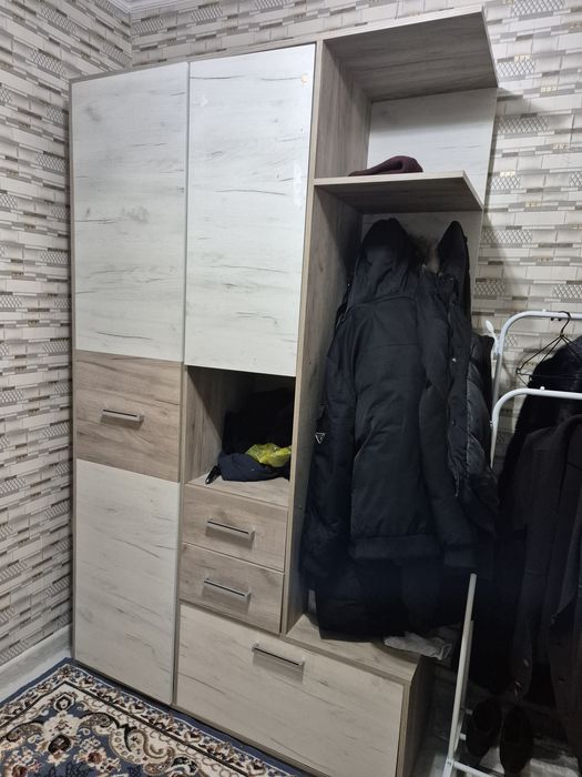 Прихожий шкаф в отличном