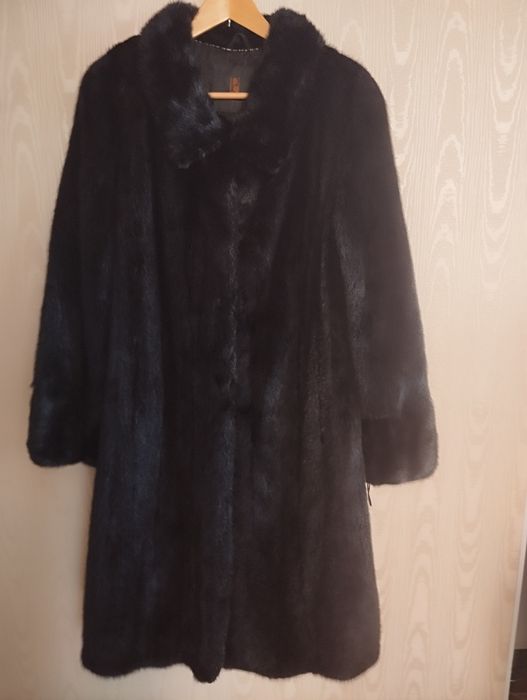 Продам норковую шубу в отличном состоянии.