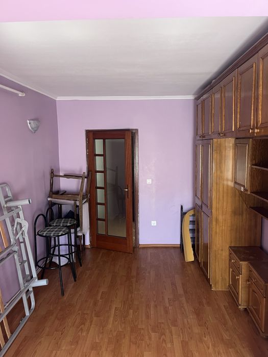 Vand apartament 3 camere + GARAJ