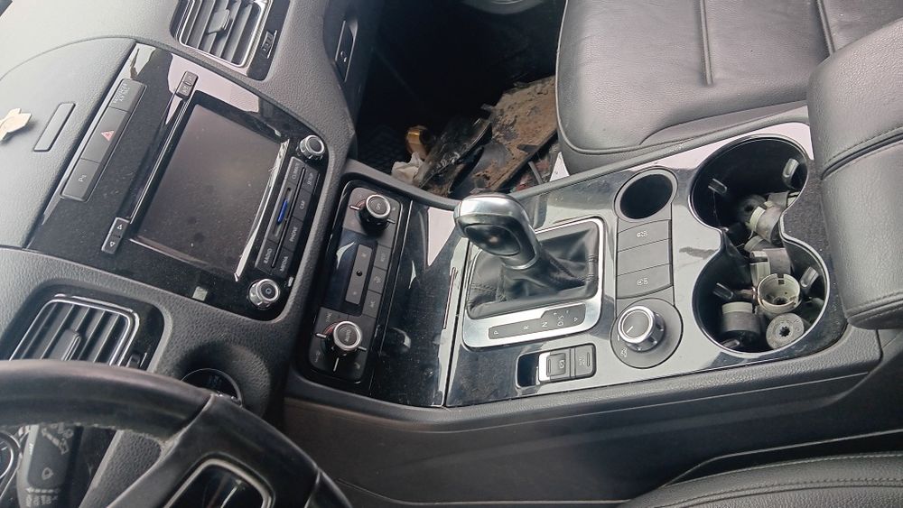 VW Touareg 3.0 TDI V6,CRC ,245 к.с. , автоматик,60 броя на части