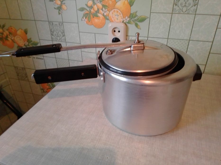 Продам скороварка 6л.СССР