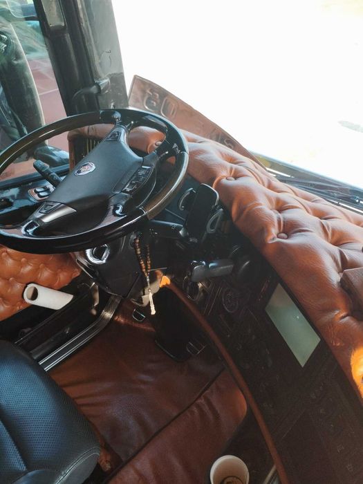 Влекач Scania R520