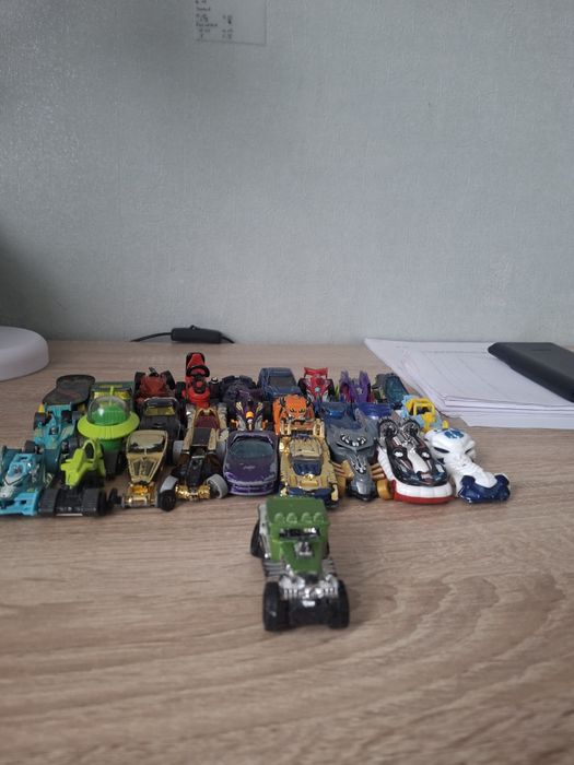 Машинки Hot Wheels