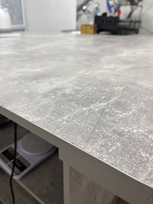 Продам кухонный стол