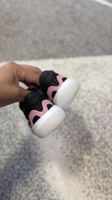 Adidasi adidas