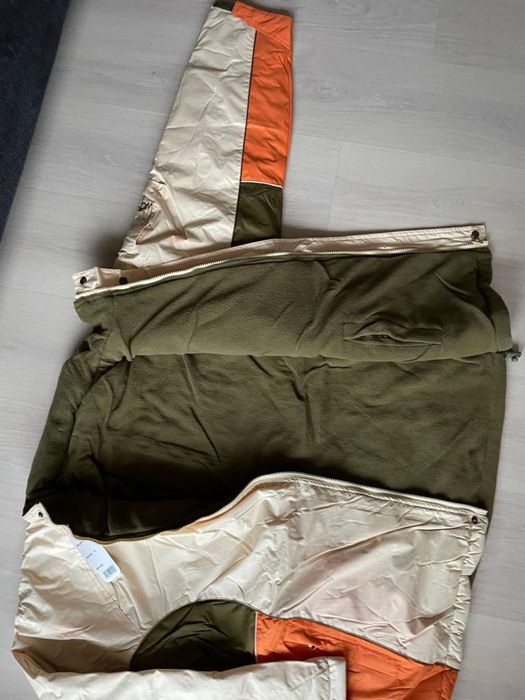 Vand geaca bărbați noua cu eticheta,cu doua fete. L/XL