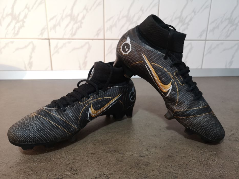 Vând ghete de fotbal Nike Mercurial Superfly 8 Pro FG in stare foarte bună